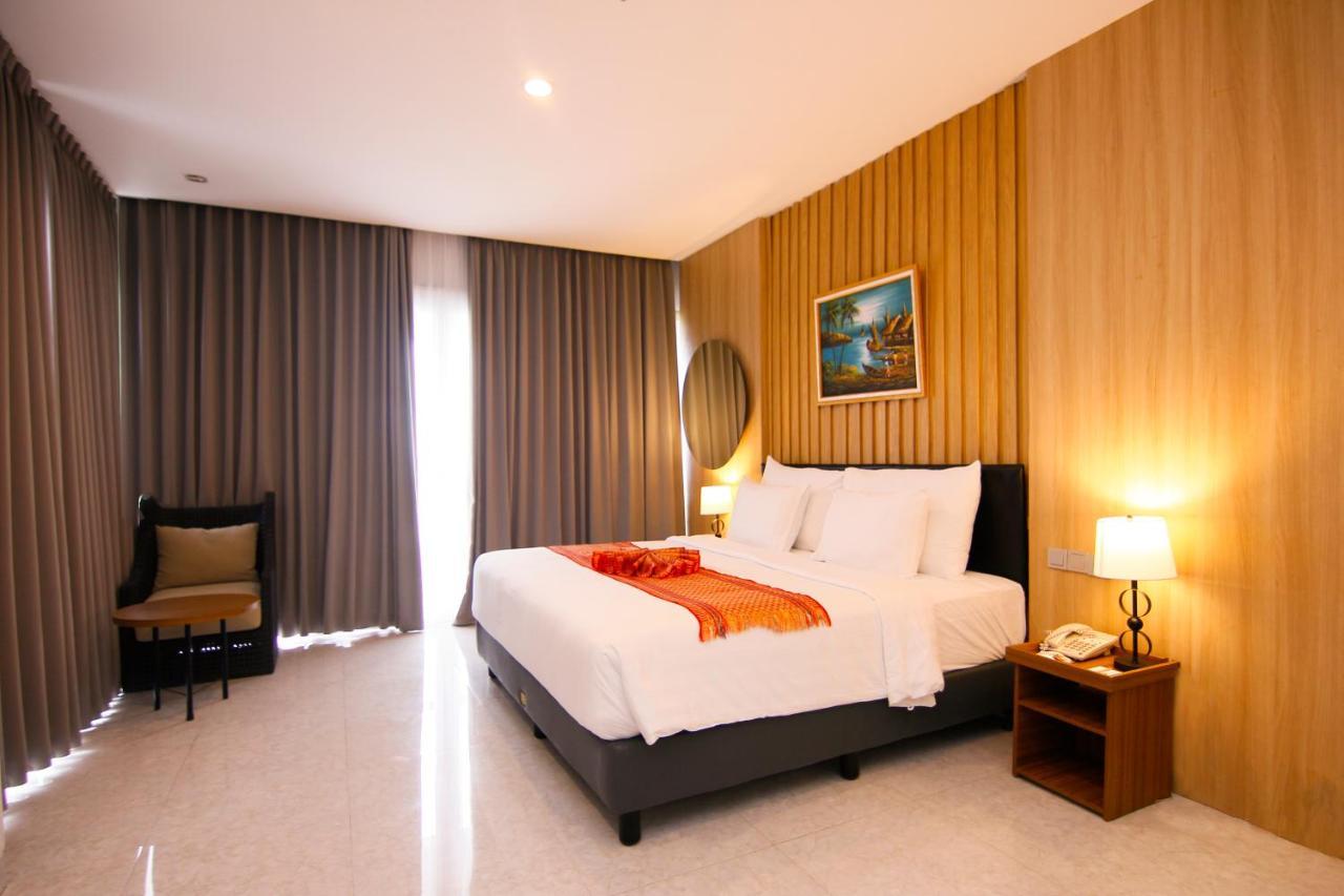 Raja Hotel Kuta Mandalika Resort & Convention 外观 照片