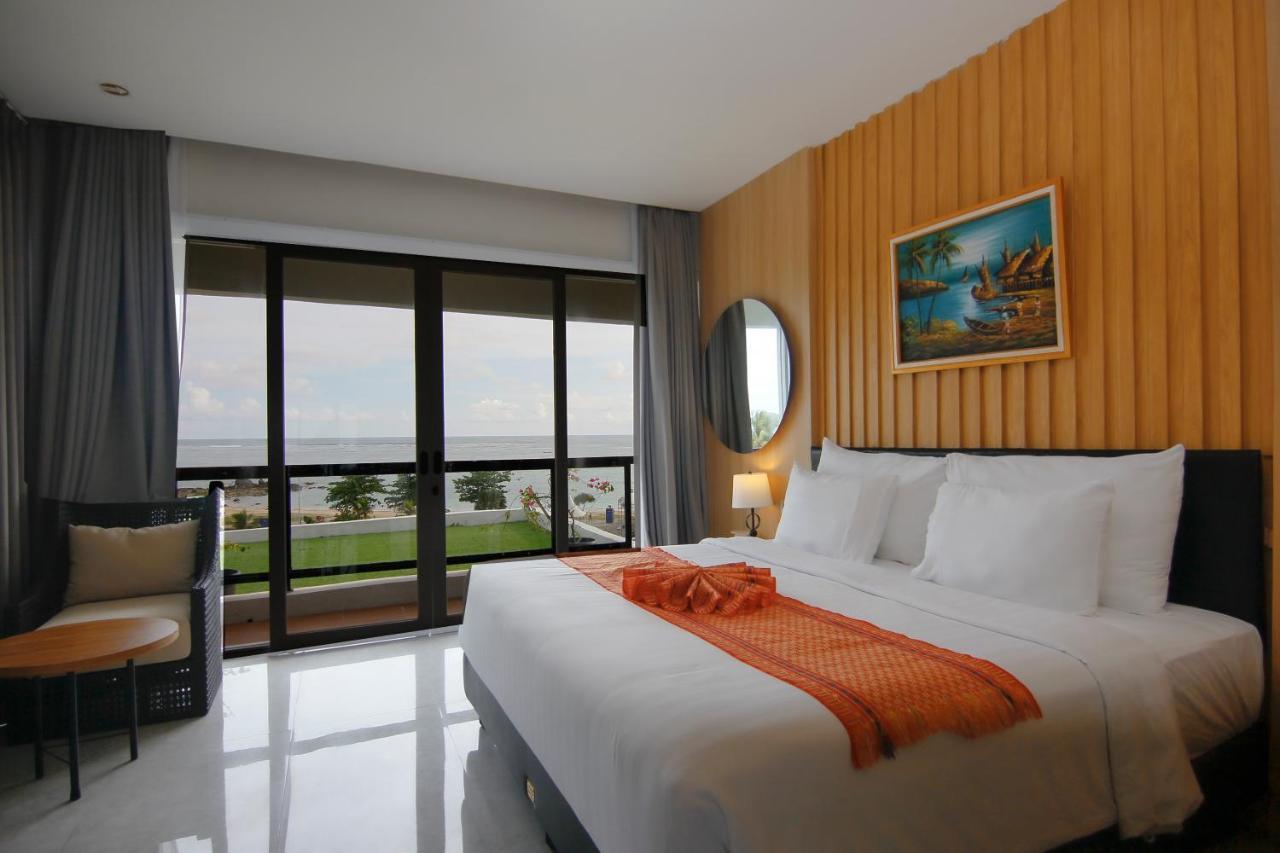 Raja Hotel Kuta Mandalika Resort & Convention 外观 照片