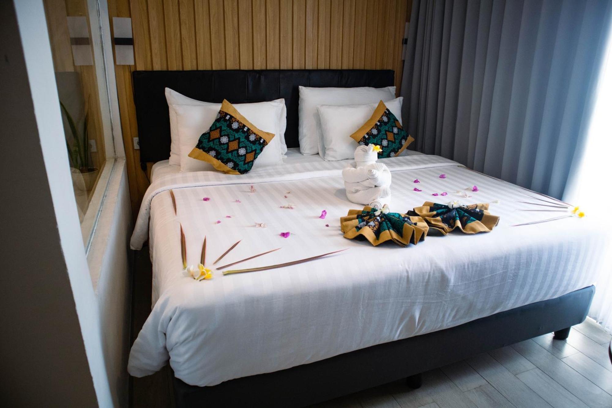 Raja Hotel Kuta Mandalika Resort & Convention 外观 照片