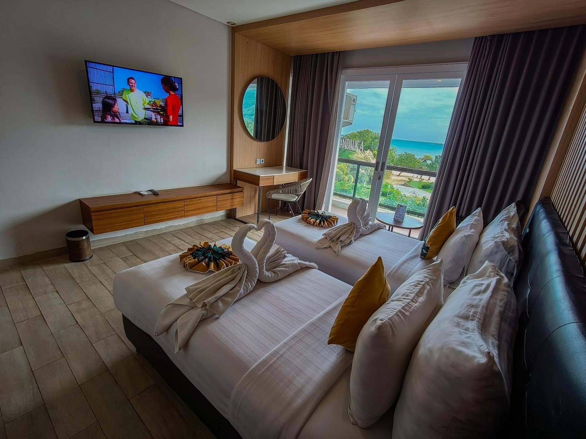 Raja Hotel Kuta Mandalika Resort & Convention 外观 照片