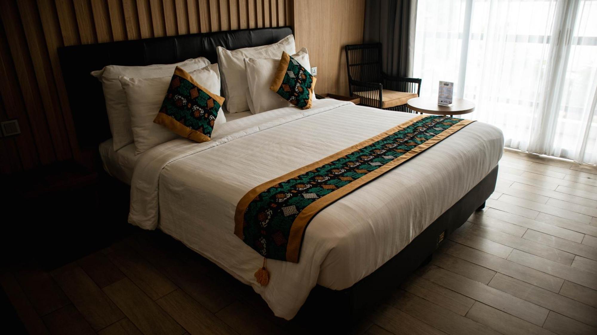 Raja Hotel Kuta Mandalika Resort & Convention 外观 照片
