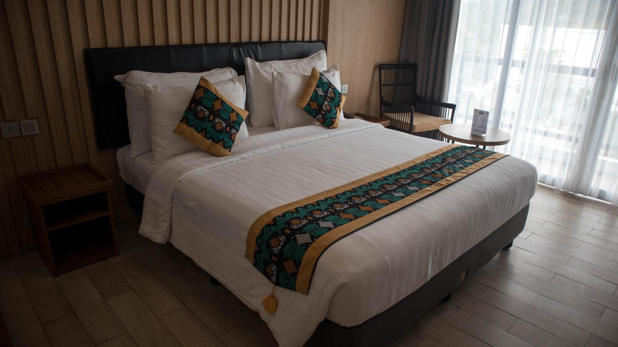 Raja Hotel Kuta Mandalika Resort & Convention 外观 照片