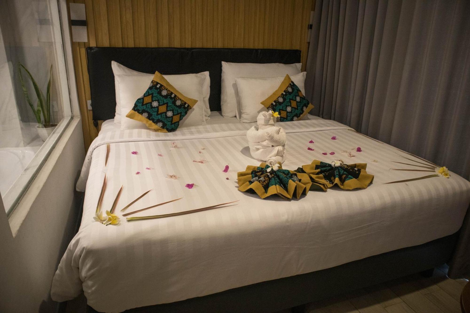 Raja Hotel Kuta Mandalika Resort & Convention 外观 照片