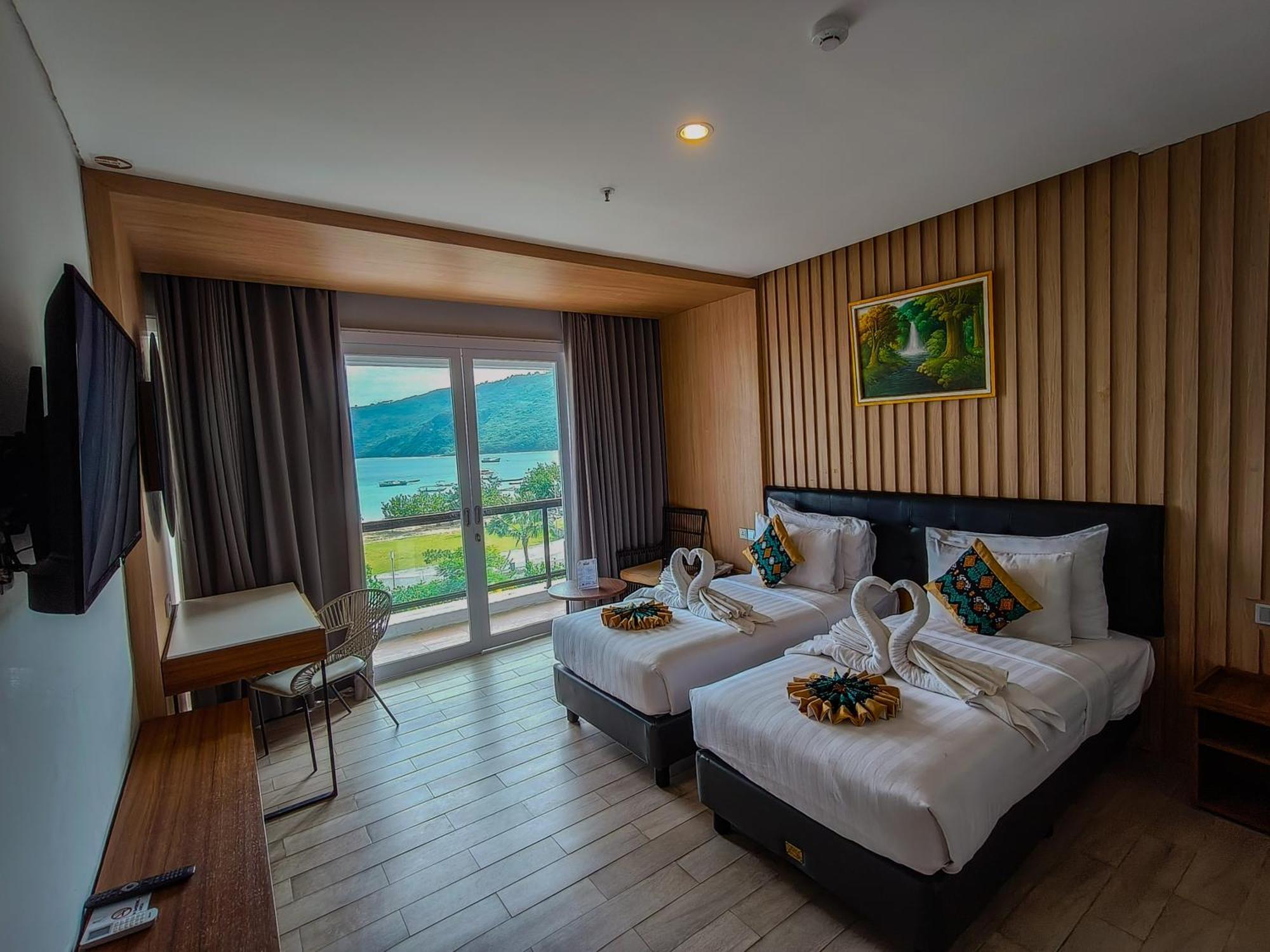 Raja Hotel Kuta Mandalika Resort & Convention 外观 照片