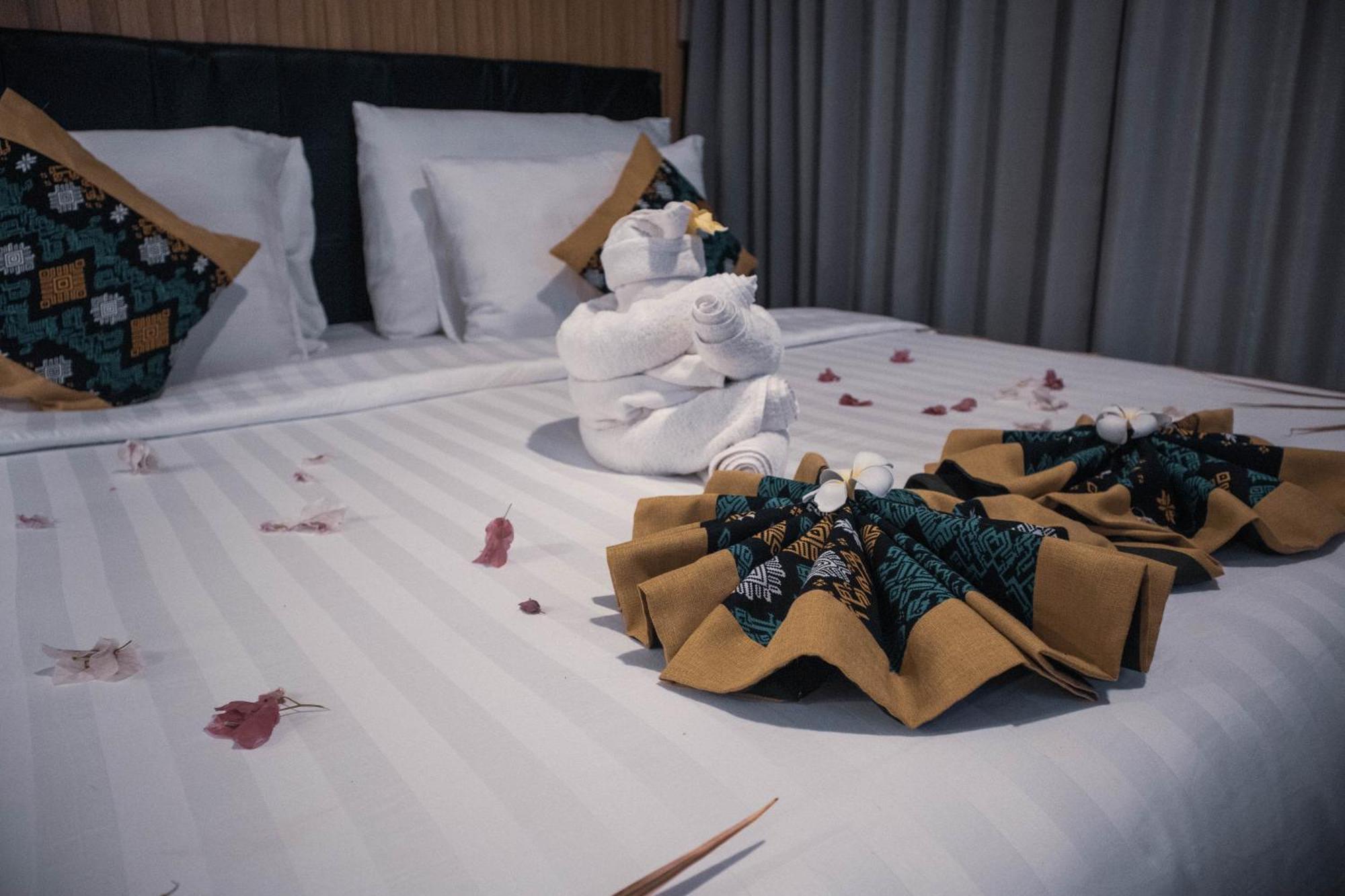 Raja Hotel Kuta Mandalika Resort & Convention 外观 照片