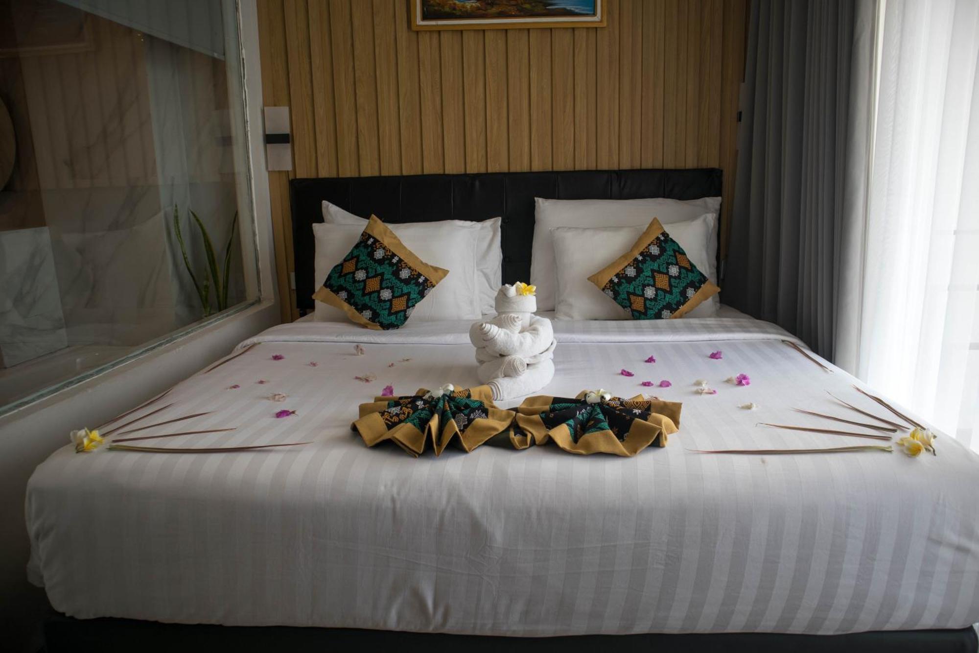 Raja Hotel Kuta Mandalika Resort & Convention 外观 照片