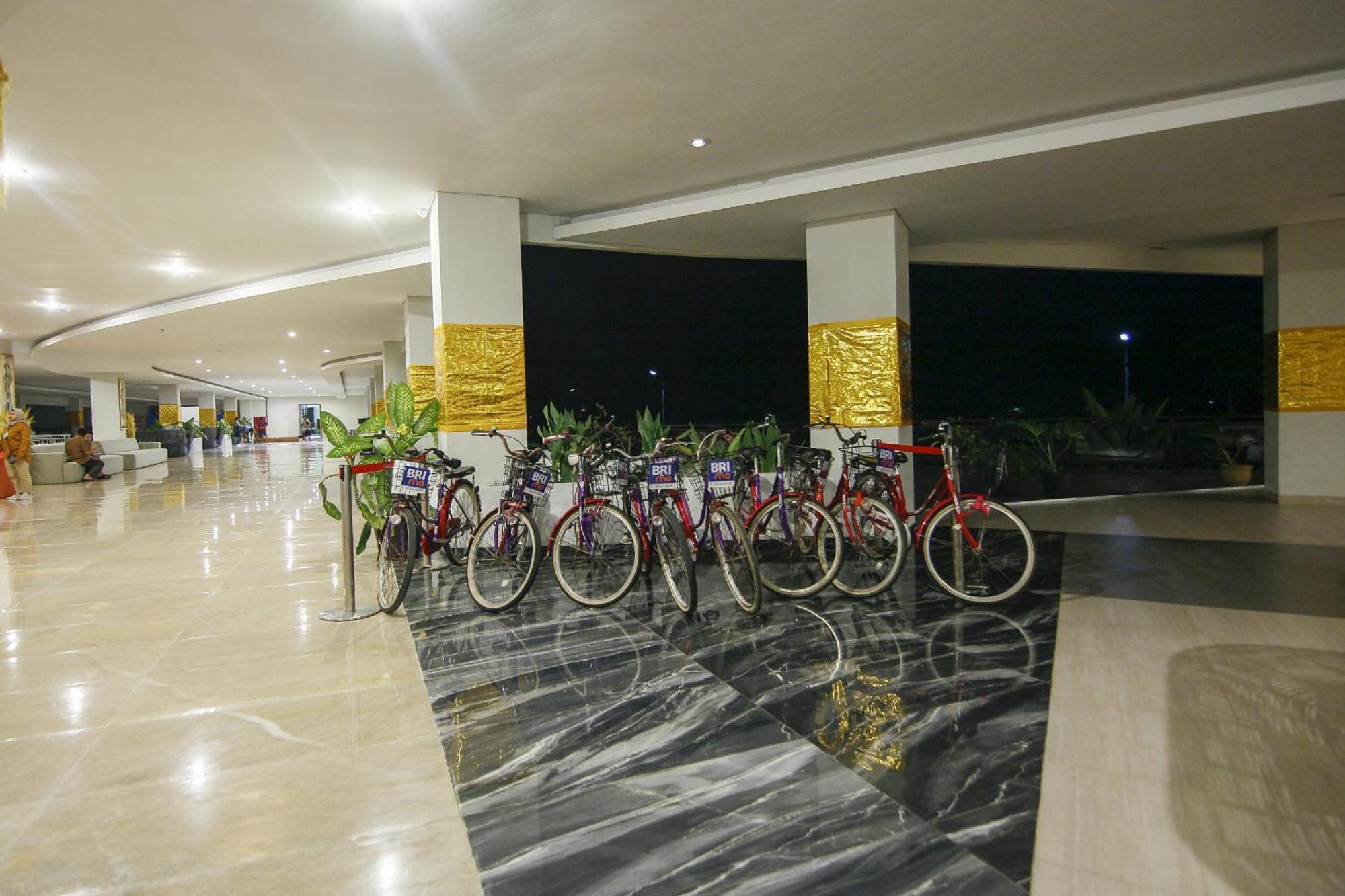 Raja Hotel Kuta Mandalika Resort & Convention 外观 照片