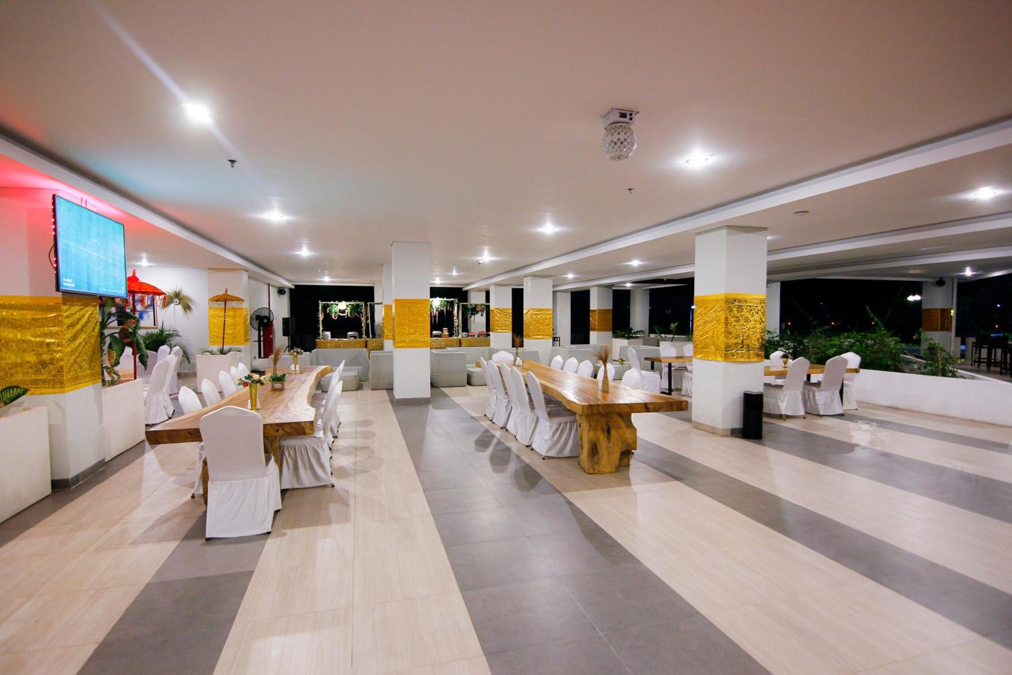 Raja Hotel Kuta Mandalika Resort & Convention 外观 照片